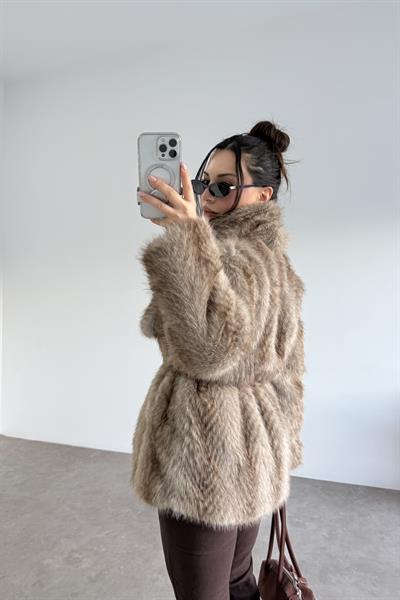 Kemer Detaylı Kahve Geçiş Desenli Yakalı Kürk