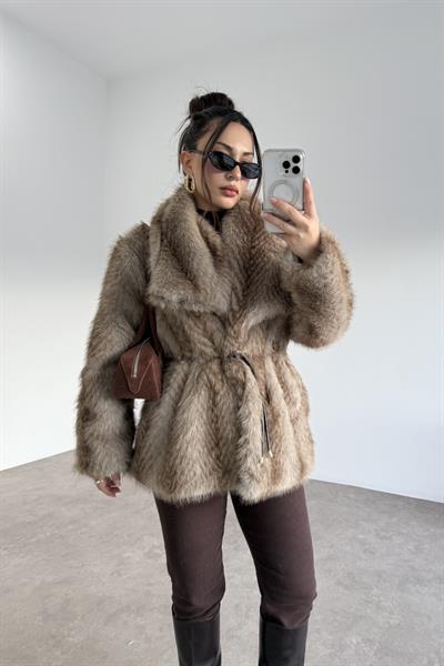 Kemer Detaylı Kahve Geçiş Desenli Yakalı Kürk