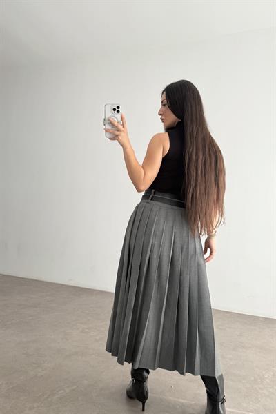 Kemerli Pileli Yırtmaçlı Gri Midi Etek