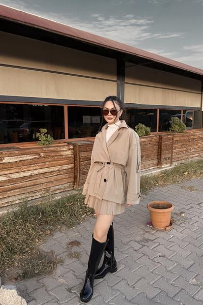 Kısa Kuşaklı Kruvaze Camel Trençkot