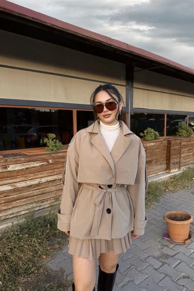 Kısa Kuşaklı Kruvaze Camel Trençkot