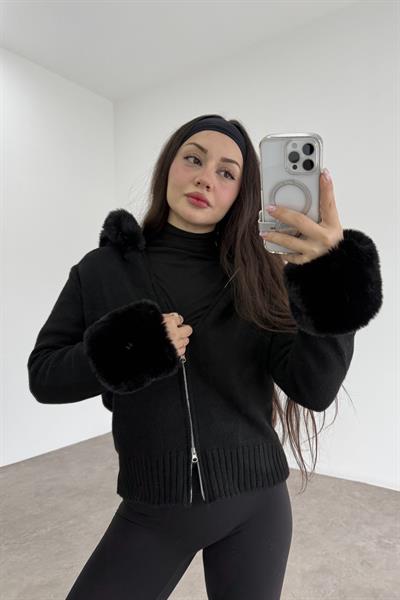 Koları Ve Kapüşonu Kürklü Fermuarlı Siyah Ceket