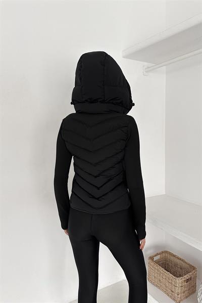 Kollu Kapüşonlu Kontrast Şişme Mont