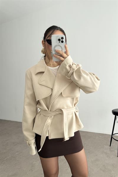 Kruvaze Kemer Detaylı Ekru Süet Ceket
