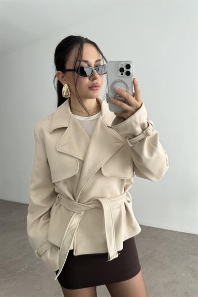 Kruvaze Kemer Detaylı Ekru Süet Ceket