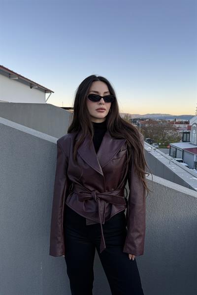 Kruvaze Vatkalı Kuşaklı Bordo Deri Ceket