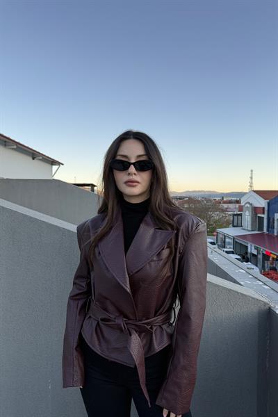 Kruvaze Vatkalı Kuşaklı Bordo Deri Ceket