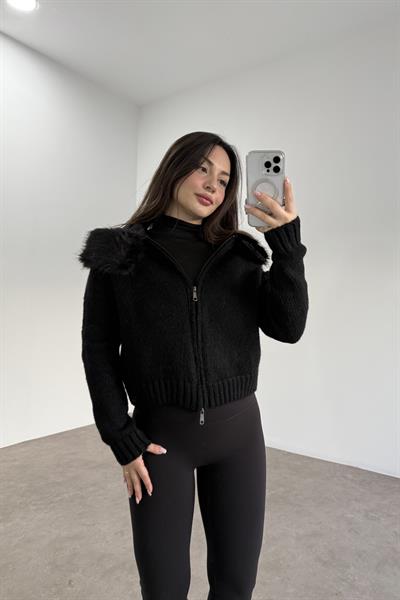 Kürklü Kapüşonlu  Fermuarlı Siyah Hırka 