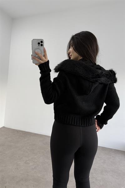 Kürklü Kapüşonlu  Fermuarlı Siyah Hırka 