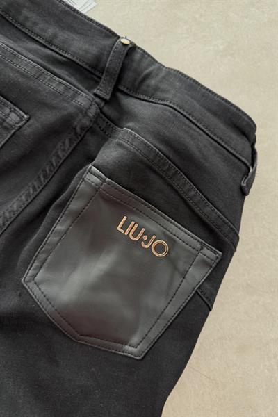 LJ Ora. Skinny Toparlayıcı Skinny Siyah Tayt Jean