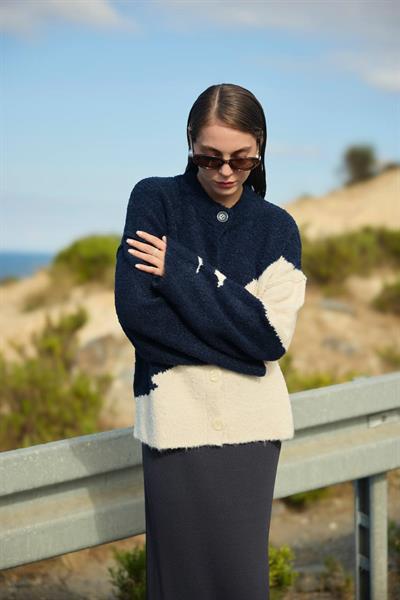 Mavi Beyaz Geçişli Orijinal Marka Kazak