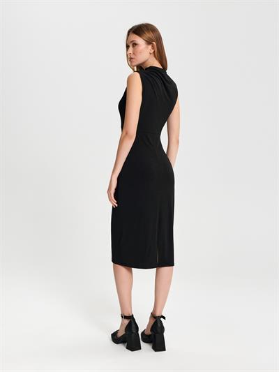 Midi Siyah Drapeli Basic Elbise