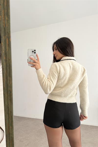 Mng Orijnal Yünlü Premium Yakalı Gold Düğmeli Beyaz Hırka