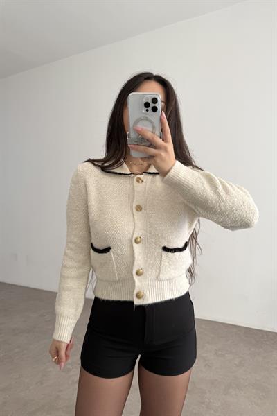 Mng Orijnal Yünlü Premium Yakalı Gold Düğmeli Beyaz Hırka