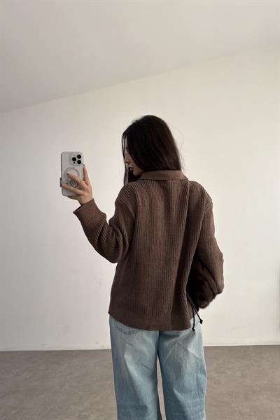 Mssmo Kahve Ahşap Düğme Detaylı Kazak