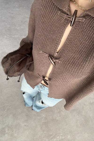 Mssmo Kahve Ahşap Düğme Detaylı Kazak