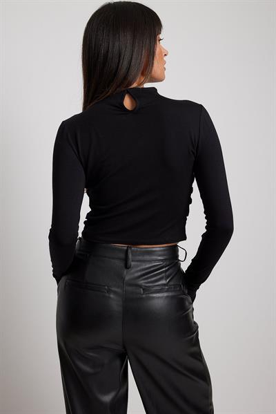 NA-KD Drapeli V Kesim Siyah Bluz