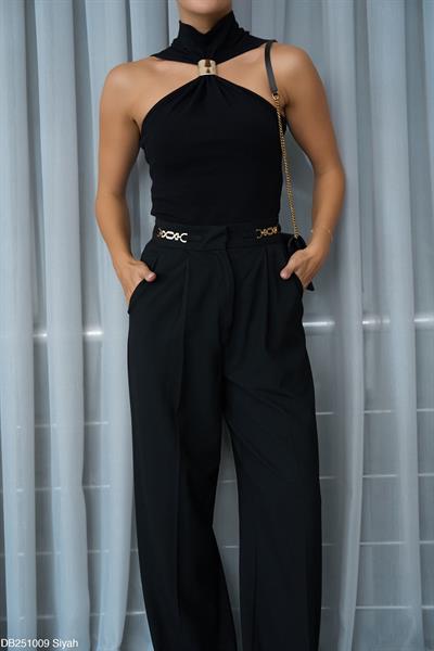 Nefertiti Gold Aksesuarlı Siyah Bluz 