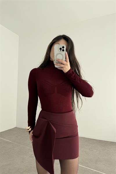 Önü Kat Detaylı Krep Bordo Mini Etek