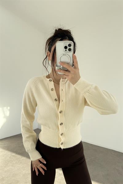 Orijinal Dümeli Bele Oturan Ekru Triko Kazak