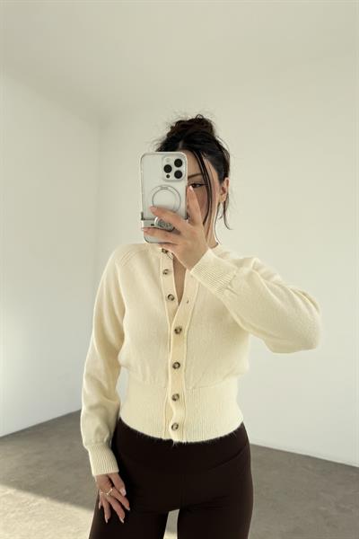 Orijinal Dümeli Bele Oturan Ekru Triko Kazak