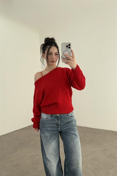 Orijinal Kırmızı Kayık Yakalı Triko Kazak