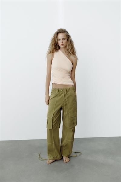 Orijinal Marka Asimetrik Drapeli Bluz