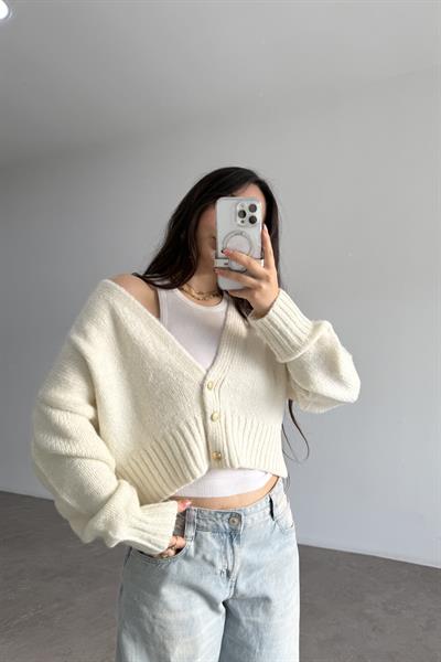 Orj Marka Üç Düğmeli Kalın Ekru Hırka