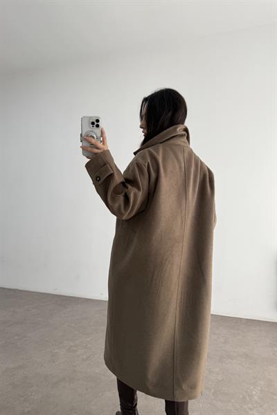 Oversize Kesim Düğmeli Kruvaze Kahve Kaban