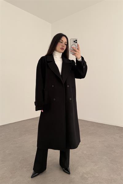 Oversize Kesim Düğmeli Kruvaze Siyah Kaban