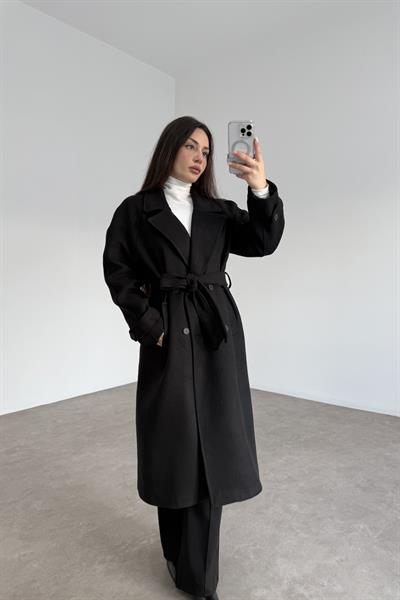 Oversize Kesim Düğmeli Kruvaze Siyah Kaban