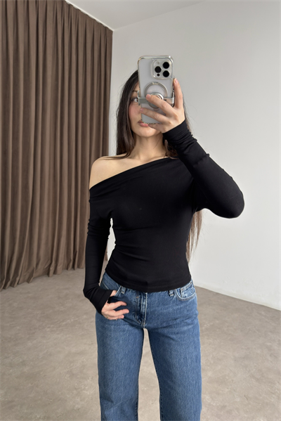 Oysh Kayık Yaka Siyah Body