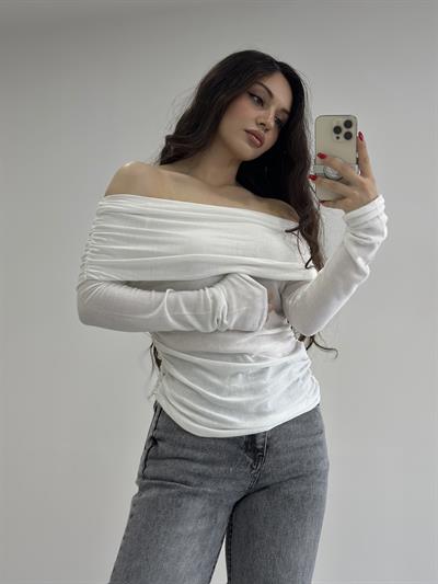 Pamuk Dokuma Drapeli Madonna Yaka Beyaz Bluz