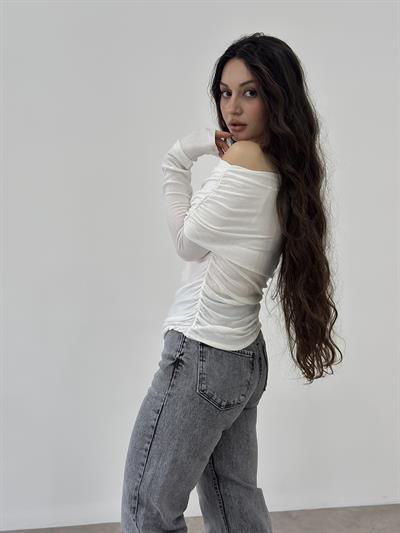 Pamuk Dokuma Drapeli Madonna Yaka Beyaz Bluz