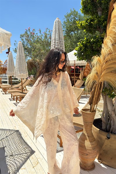 Premium Çiçek Nakışlı Kısa Ekru Kimono