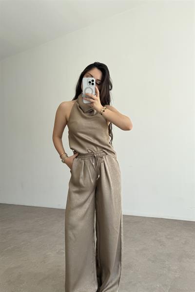 Premium Degaje Sırt Dekolteli Saten Bluz Pantolon Takım Vizon