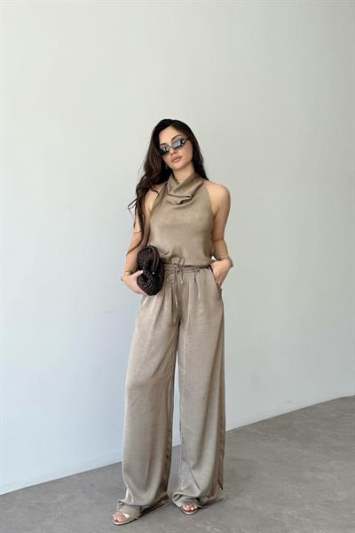 Premium Degaje Sırt Dekolteli Saten Bluz Pantolon Takım Vizon