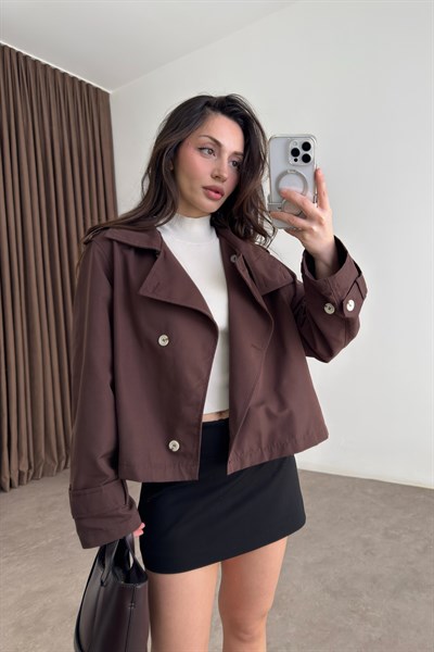 Premium Dik Yaka Detaylı Kısa Kahve Trençkot