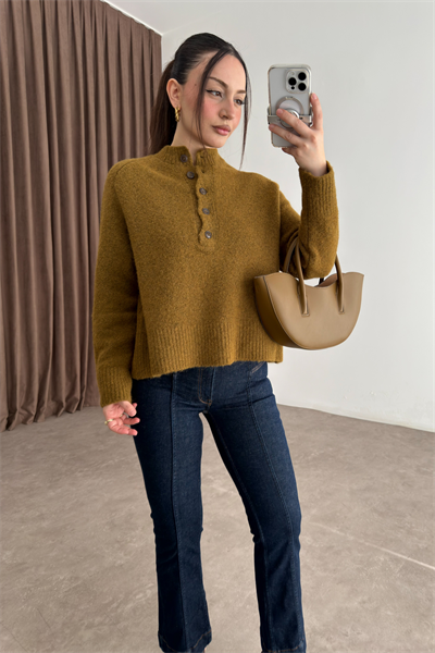 Premium Dik Yaka Düğmeli Triko Olive Kazak