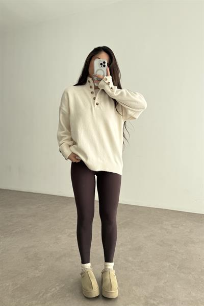 Premium Dik Yakalı Düğme Detaylı Ekru Kazak