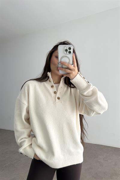 Premium Dik Yakalı Düğme Detaylı Ekru Kazak