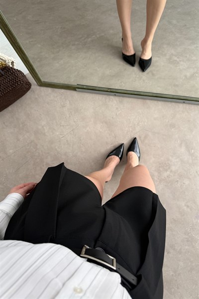 Premium Gümüş Kemerli Pileli Siyah Şort