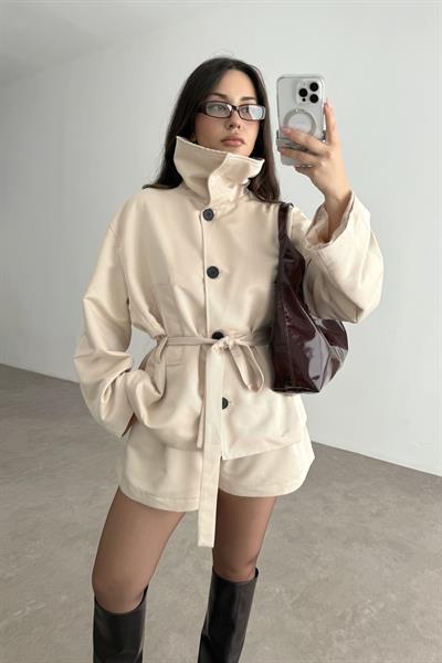 Premium Kalite Dökümlü Yaka Düğmeli Ekru Trençkot