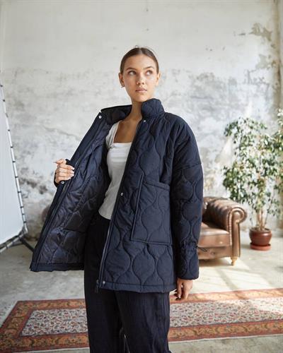 Premium Kapitone Siyah Mont