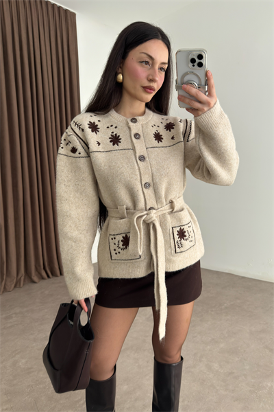 Premium Kuşaklı Nakışlı Triko Bej Hırka