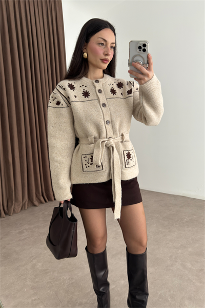 Premium Kuşaklı Nakışlı Triko Bej Hırka