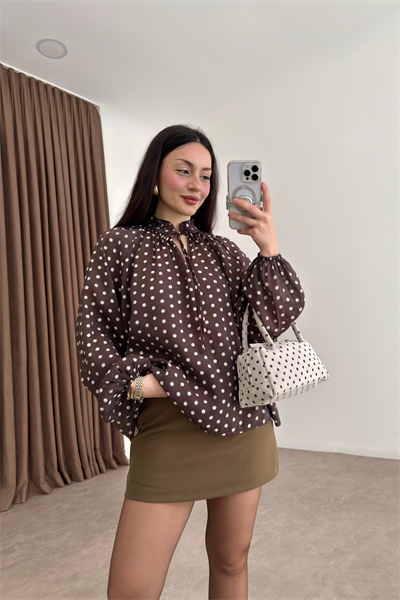 Premium Pamuk Bağlama Yaka Puantiyeli Kahve Gömlek