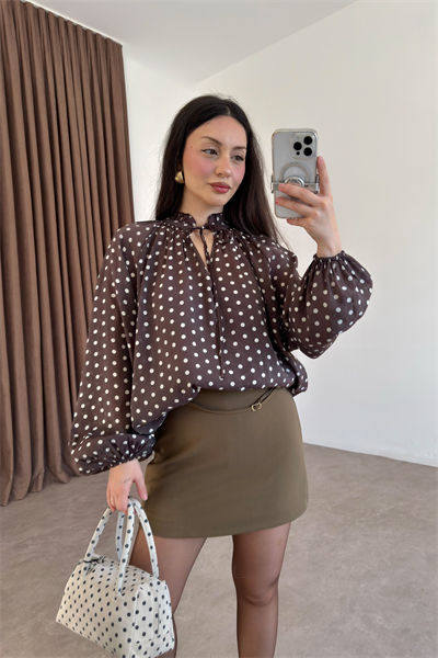 Premium Pamuk Bağlama Yaka Puantiyeli Kahve Gömlek