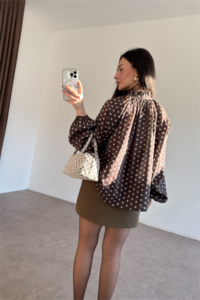 Premium Pamuk Bağlama Yaka Puantiyeli Kahve Gömlek