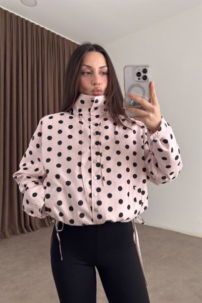 Premium Puantiyeli Dik Yakalı Büzgülü Pembe Yağmurluk